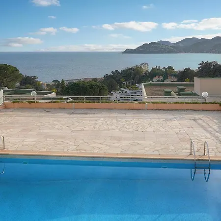 Aure-parking-piscine-terrasse-vca Cannes