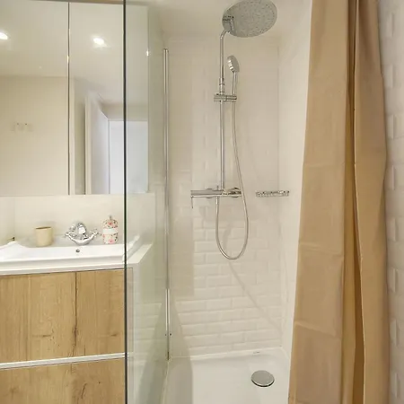 Aure-parking-piscine-terrasse-vca * Cannes