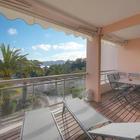 Aure-parking-piscine-terrasse-vca Cannes