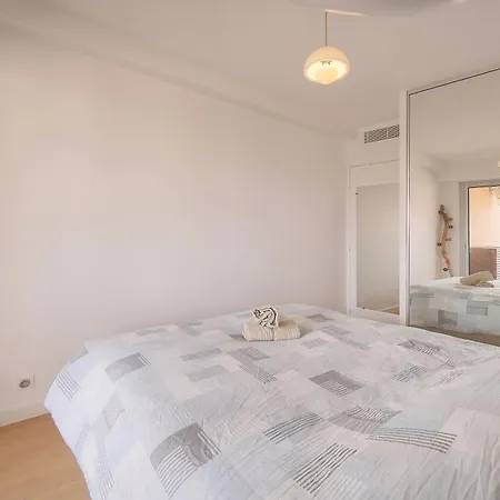 Aure-parking-piscine-terrasse-vca Apartment