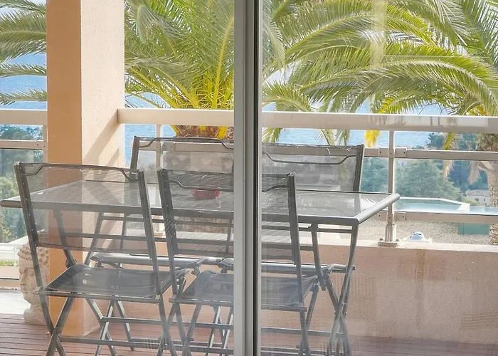 Auré-parking-piscine-terrasse-vca Apartment *