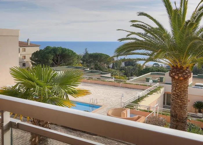 Auré-parking-piscine-terrasse-vca Apartment