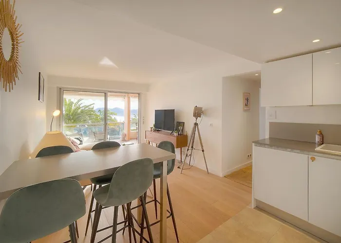 Auré-parking-piscine-terrasse-vca Apartment *