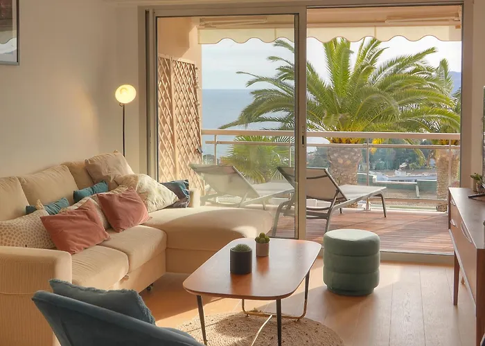 Auré-parking-piscine-terrasse-vca Apartment Cannes