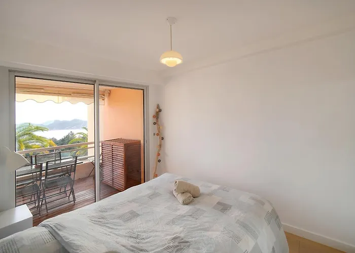 Aure-parking-piscine-terrasse-vca