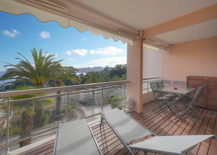 Aure-parking-piscine-terrasse-vca Cannes